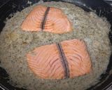 Foto del paso 7 de la receta Salmon con crema de eneldo y mostaza
