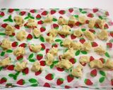 A picture of step 6 of Easy Microwave Nerikiri Japanese Sweets.
