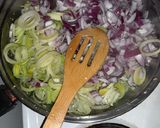 Kéthagymás tejszínes sajtos csírkeragu recept fázis 2 fotója