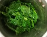 A picture of step 2 of Spinach Rava Uttapam.