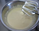 A picture of step 4 of Rice Flour Yogurt Cake with Kiwi.