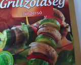 Csirkeszárnyak zöldségágyon recept fázis 3 fotója