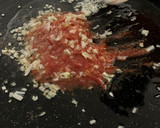 Foto del paso 3 de la receta: Fideuà de pato y dátiles medjol, con un delicioso sofrito