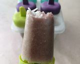Foto del paso 3 de la receta: Mini paletas de leche de soya y fresa