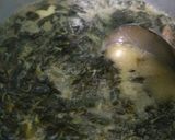 Foto langkah ke 4 dari resep Sayur Daun Singkong & Telur.