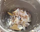 A picture of step 6 of Nawabi paneer veg anda curry.