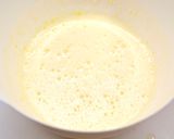 Klasszikus meggyes piskóta recept fázis 2 fotója