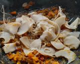 A picture of step 4 of Bamboo shoots prawns masala.