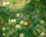 Foto langkah ke 6 dari resep Soto ayam kuah kuning (tanpa santan).