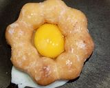 รูปขั้นตอนการทำที่ 1 ของ Egg in a Pon de Ring 🍳 Mochi 🍩 #Leftovermakeover