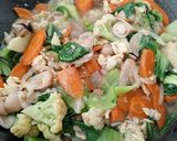 Foto langkah ke 4 dari resep Capcay Sayur Jamur Merang.