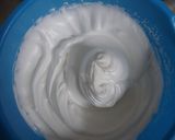 Fehércsokoládés-karamelles torta recept fázis 2 fotója