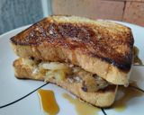 Foto del paso 5 de la receta: Sándwich🥙🍆🍯 de berenjenas tatemadas, cebolla, queso y salsa de garbanzos🌮🌯🧆
