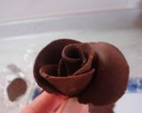 A picture of step 12 of Decorative Chocolate Roses.