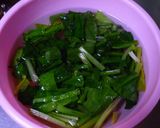A picture of step 1 of Spinach and Aburaage Miso Soup.