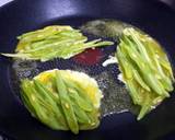 Fried Eggs With Green Bean recipe step 2 photo