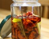 A picture of step 4 of Homemade Dried Tomatoes and Firefly Squid Pasta.