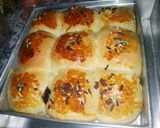 Foto langkah ke 5 dari resep Roti Sobek.