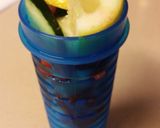 A picture of step 2 of Alee's Detox Water -Cuc/lem/straw-.