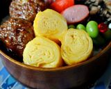 A picture of step 5 of Round Rolled Omelets (For Bento).