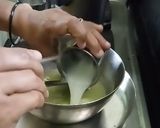 A picture of step 3 of Honey glazed Kiwi Thandai.