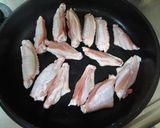 A picture of step 2 of Simmered Chicken Wings.