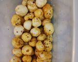 A picture of step 2 of Malaidar Makhana.