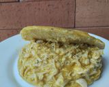 Foto del paso 7 de la receta: Arepa rellena de pollo con salsa de manzana, zanahoria, cebolla y crema...🫓🥙🥯