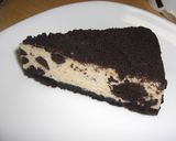 A picture of step 9 of Starbucks Cookies and Cream Cheesecake.