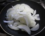 A picture of step 4 of Italian Cuisine con Chikuwa.
