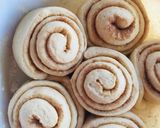 A picture of step 6 of Cinnamon roll's.