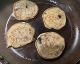 Foto langkah ke 5 dari resep Pancake Pisang Coklat.