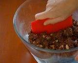 A picture of step 6 of Macadamia Nut Chocolate Cookies.