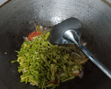 Foto langkah ke 5 dari resep Oseng bunga pepaya tahu teri.