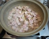 A picture of step 2 of Easy Tomato Hot Pot with Lots of Melting Cheese.