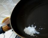 A picture of step 1 of Rich and Tasty Tendon Sauce Made With Burnt Sugar.