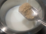 ઇમ્યુનિટી બુસ્ટર ગોલ્ડન યલો મિલ્ક (Immunity Booster Golden Yellow Milk Recipe In Gujarati)