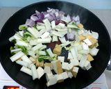 A picture of step 2 of Tofu Vegan Fried Rice.