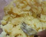 A picture of step 1 of Egg and potato sandwich 🥪.
