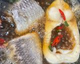Hình bước làm 2 của món Món cá kho ăn cơm với nộm (gỏi) rau muống 👏