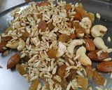 सूजी ड्राईफ्रूट्स लड्डू रेसिपी चरण 3 फोटो