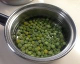 A picture of step 2 of Fluffy Bean Rice (Rice with Peas).