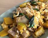 ฟักทองผัดไข่ใส่หมูสามชั้น ~ 🐖 วิธีทำสูตร 4 รูป