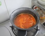 Hình bước làm 2 của món Bánh gạo sốt cay Hàn Quốc tokbokki