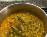 Foto del paso 9 de la receta: Guisado de garbanzos con acelgas muy rápido