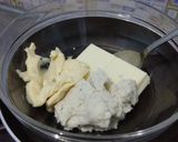 Foto langkah ke 5 dari resep Cookies 'n' Cream Cheese Caketart.