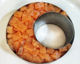 Foto del paso 4 de la receta: Tartar de salmón con salsa de lima