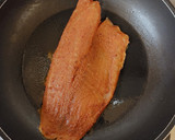 Foto del paso 3 de la receta: Filete de pescado marinado con ensalada
