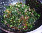 A picture of step 5 of Palak Matar Bhurjhi.