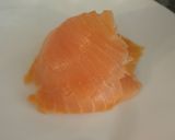 Foto del paso 4 de la receta Timbal de salmón con ensaladilla de surimi y mostaza al vino